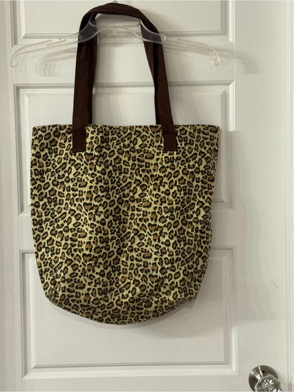 Leopard Print Tote Bag with Brown Handles - Stylish Everyday Carry